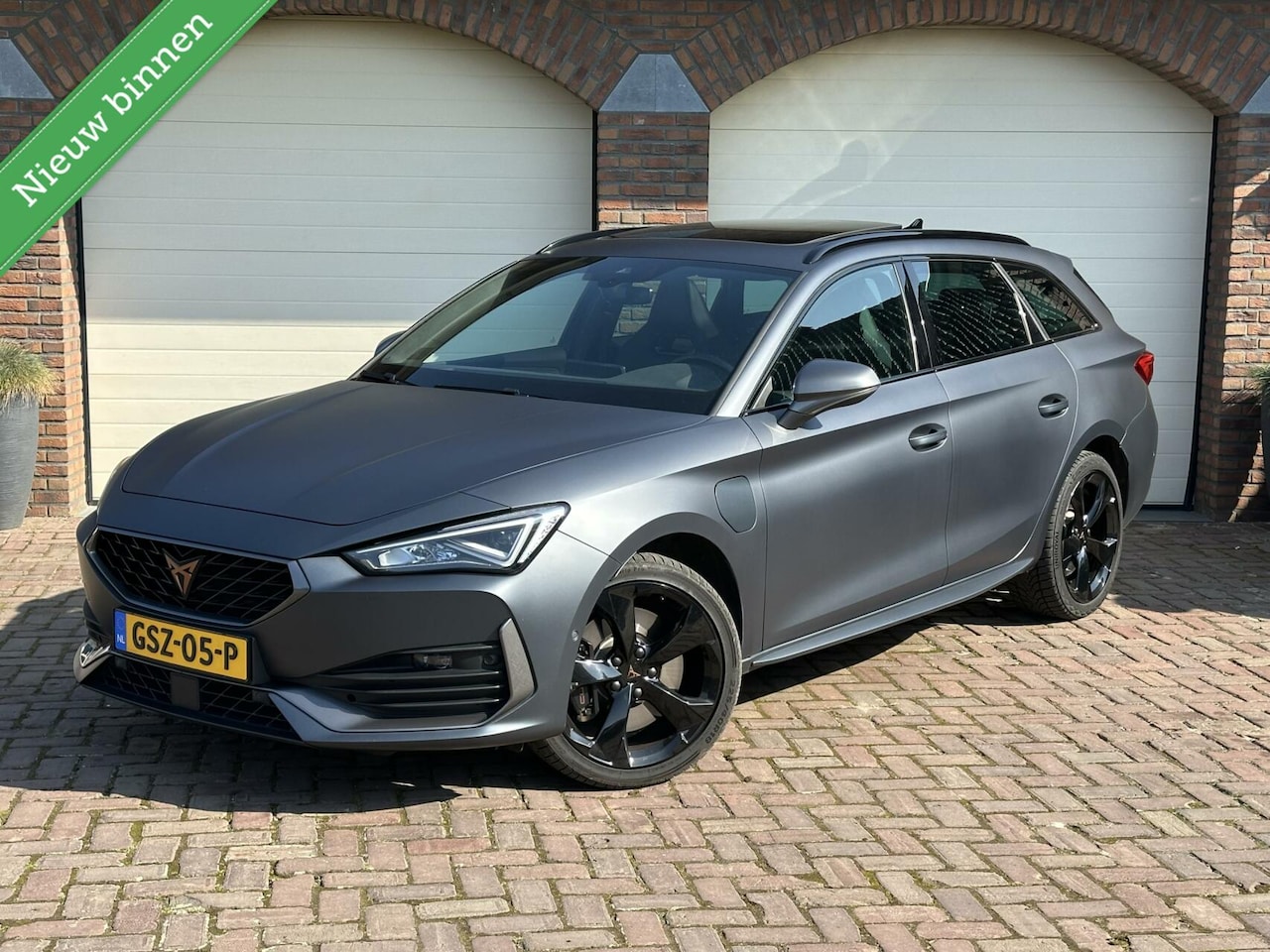 CUPRA Leon Sportstourer - 1.4 TSI eHybrid PHEV FR Business Intense Panorama Carplay LED 245PK - AutoWereld.nl