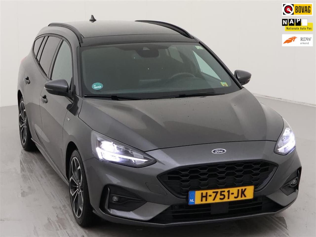 Ford Focus Wagon - 1.5 EcoBoost 150PK ST Line Business+led+Pano-dak+18"lmv+Full-Navigatie+Camera+Parkeer-Hulp - AutoWereld.nl