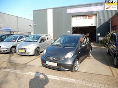 Toyota Aygo - 1.0-12V +