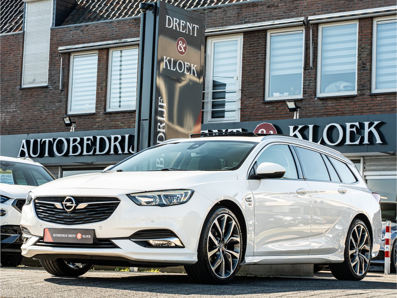 Opel Insignia Sports Tourer - 1.5 Turbo Business Executive OPC Line ORG NL PANO 20 INCH TREKHAAK STOELVERW LEDER PRIVACY - AutoWereld.nl