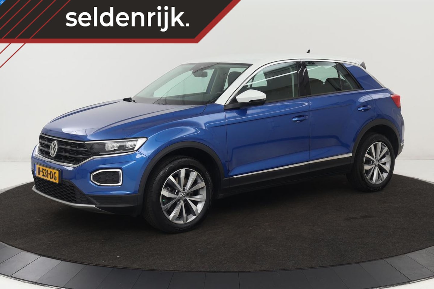 Volkswagen T-Roc - 1.5 TSI Sport | Stoelverwarming | Full LED | Trekhaak | Navigatie | Climate control | PDC - AutoWereld.nl