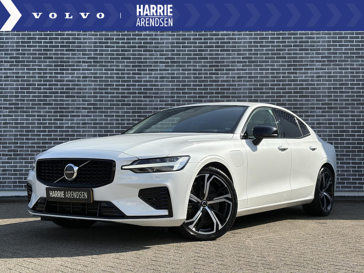 Volvo S60 - 2.0 Recharge T6 AWD Plus Dark 2.0 Recharge T6 AWD Plus Dark - AutoWereld.nl