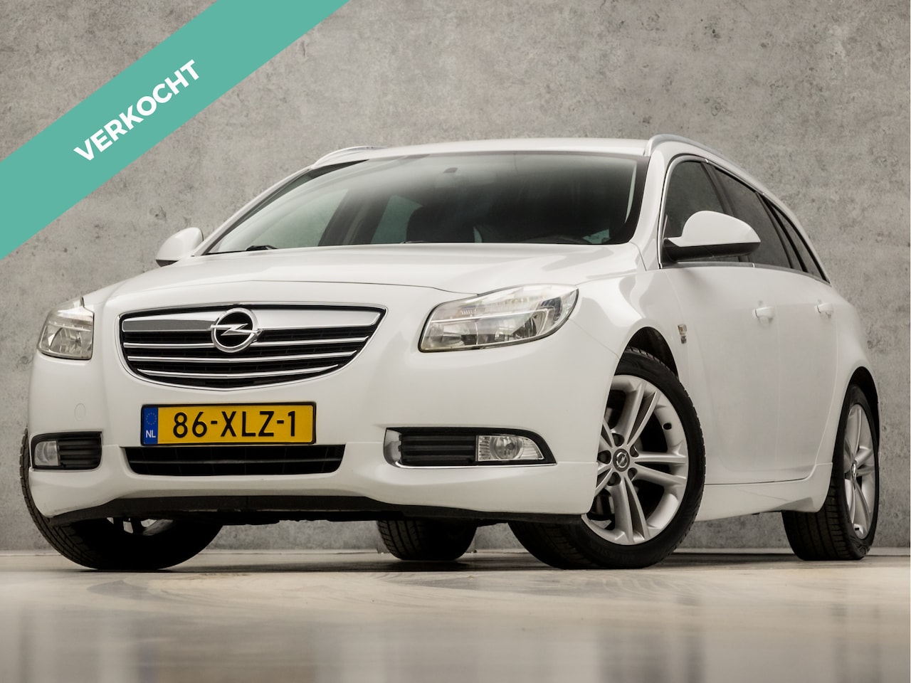 Opel Insignia Sports Tourer - 1.4 Turbo Cosmo 141Pk (NAVIGATIE, CLIMATE, GETINT GLAS, LM VELGEN, SPORTSTOELEN, PARKEERSE - AutoWereld.nl