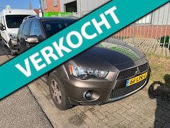 Mitsubishi Outlander - 2.0 Intro Edition Automaat mooie en goed onderhouden auto met defect aan de motor