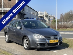 Volkswagen Jetta - 1.9 TDI Comfortline Business | Airco | Trekhaak | Navigatie