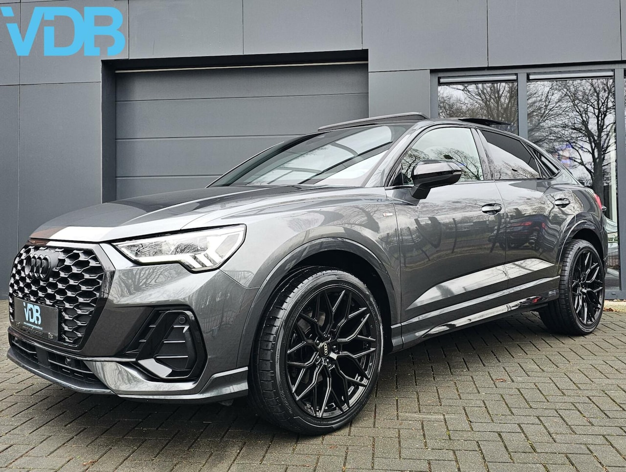 Audi Q3 Sportback - 35 TFSI S-Line BLACK EDITION PANO LAGE KM! - AutoWereld.nl