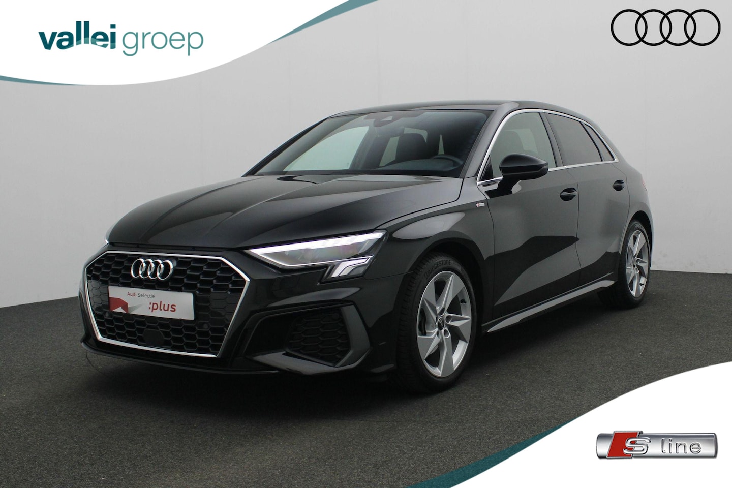 Audi A3 Sportback - 30 TFSI 110 pk S-tronic S edition / S-Line | Navigatie | Sportonderstel | Parkeersensoren - AutoWereld.nl