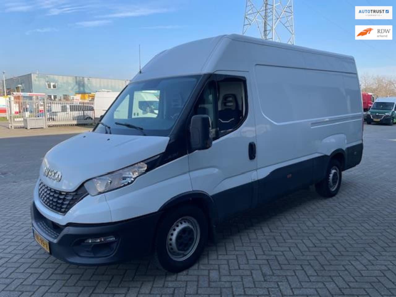 Iveco Daily - 35S16V 2.3 352L H3 Laadvloer 354 - AutoWereld.nl