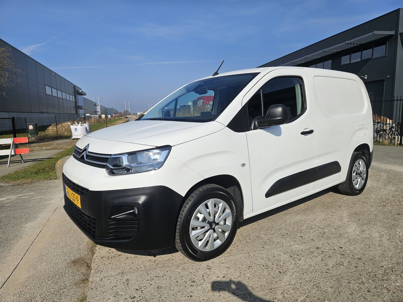 Citroën Berlingo - 1.5 BlueHDI Club AUTM. 130 pk  3 zits - AutoWereld.nl