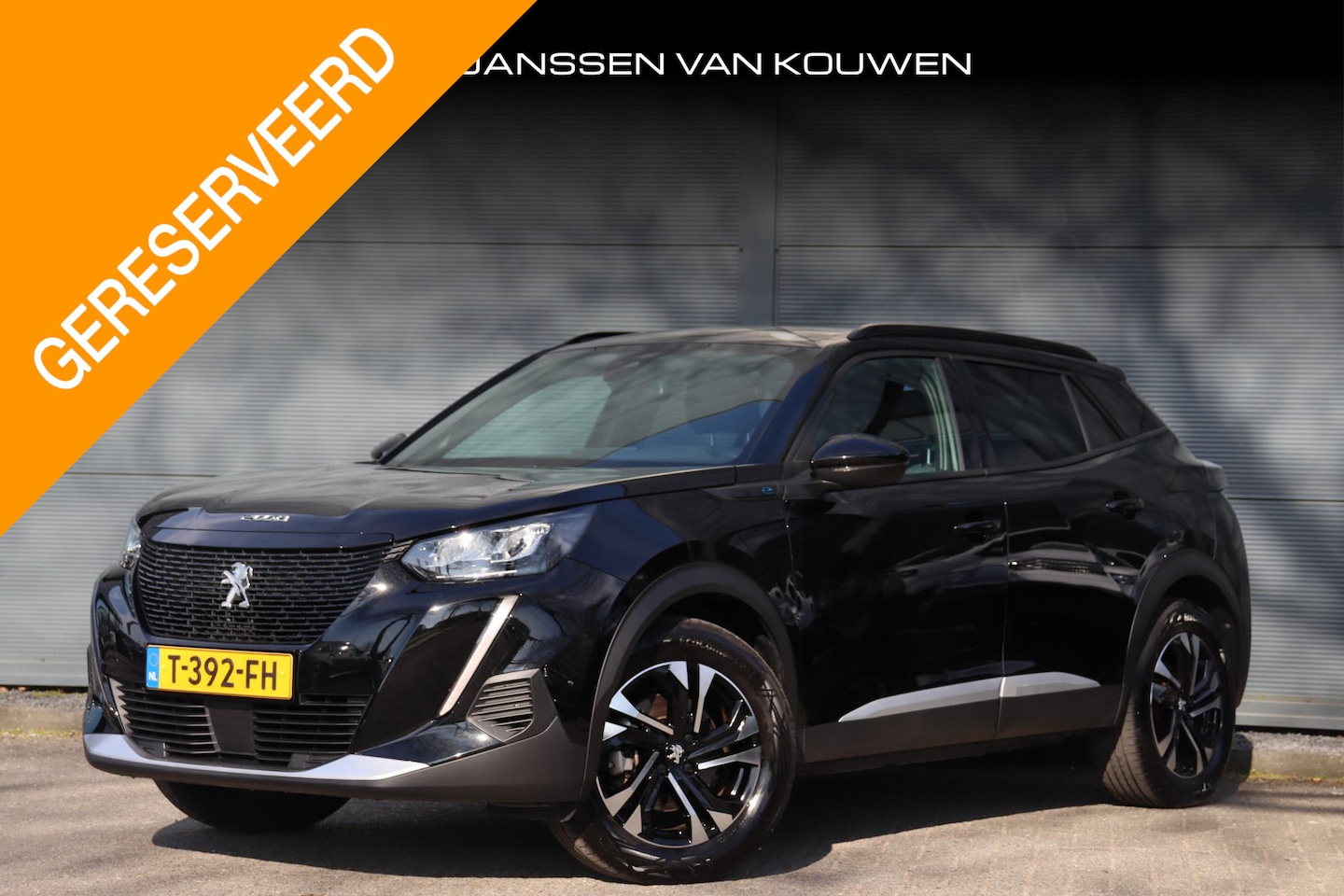 Peugeot e-2008 - EV Allure Pack 50 kWh / Camera / Carplay / - AutoWereld.nl