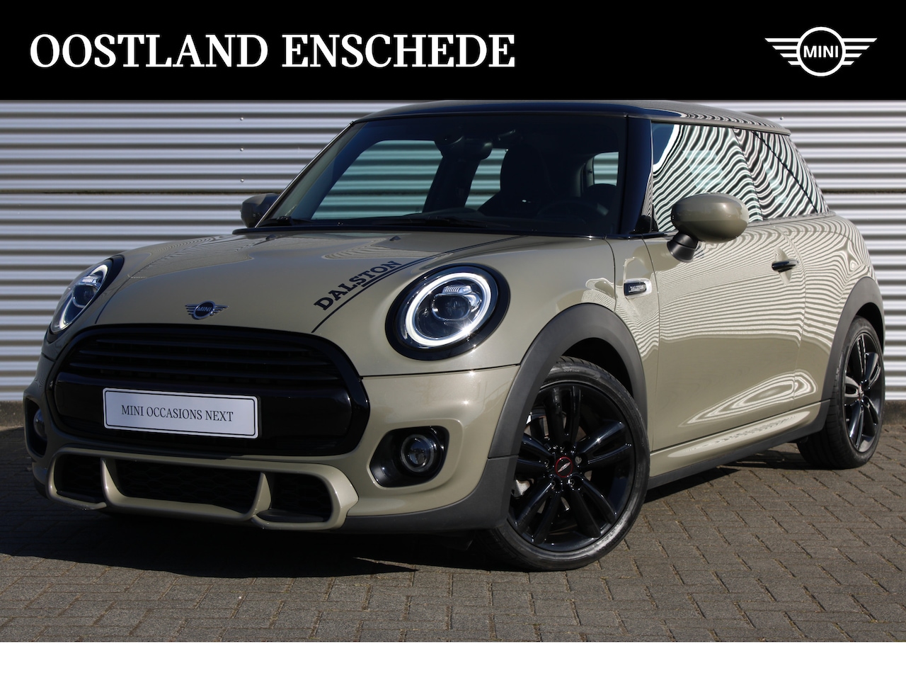 MINI Cooper - Hatchback Dalston Automaat / JCW Trim pakket / Sportstoelen / Stoelverwarming / LED / PDC - AutoWereld.nl