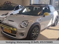 MINI Mini-Electric - Yours 33 kWh . SCHUIF-/KANTELDAK . LEDER . LICHTMETALEN VELGEN . PRIVACY GLASS