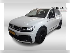 Volkswagen Tiguan - 1.5 TSI ACT Highline Business R | Verwacht | Black style | Panoramadak |