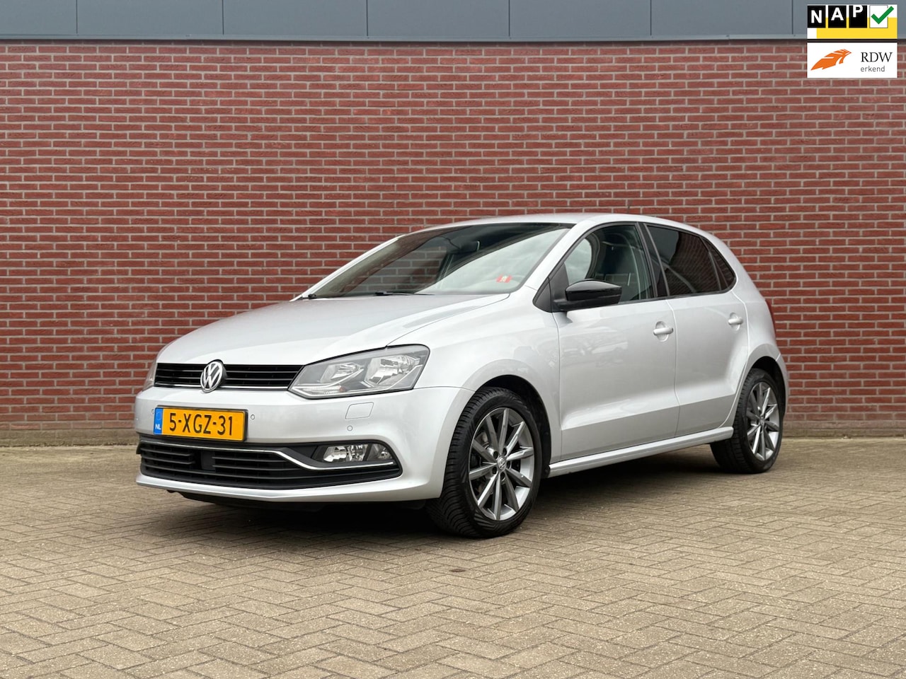 Volkswagen Polo - 1.2 TSI First Edition / NAP / Airco / Cruise / PDC / Carplay - AutoWereld.nl