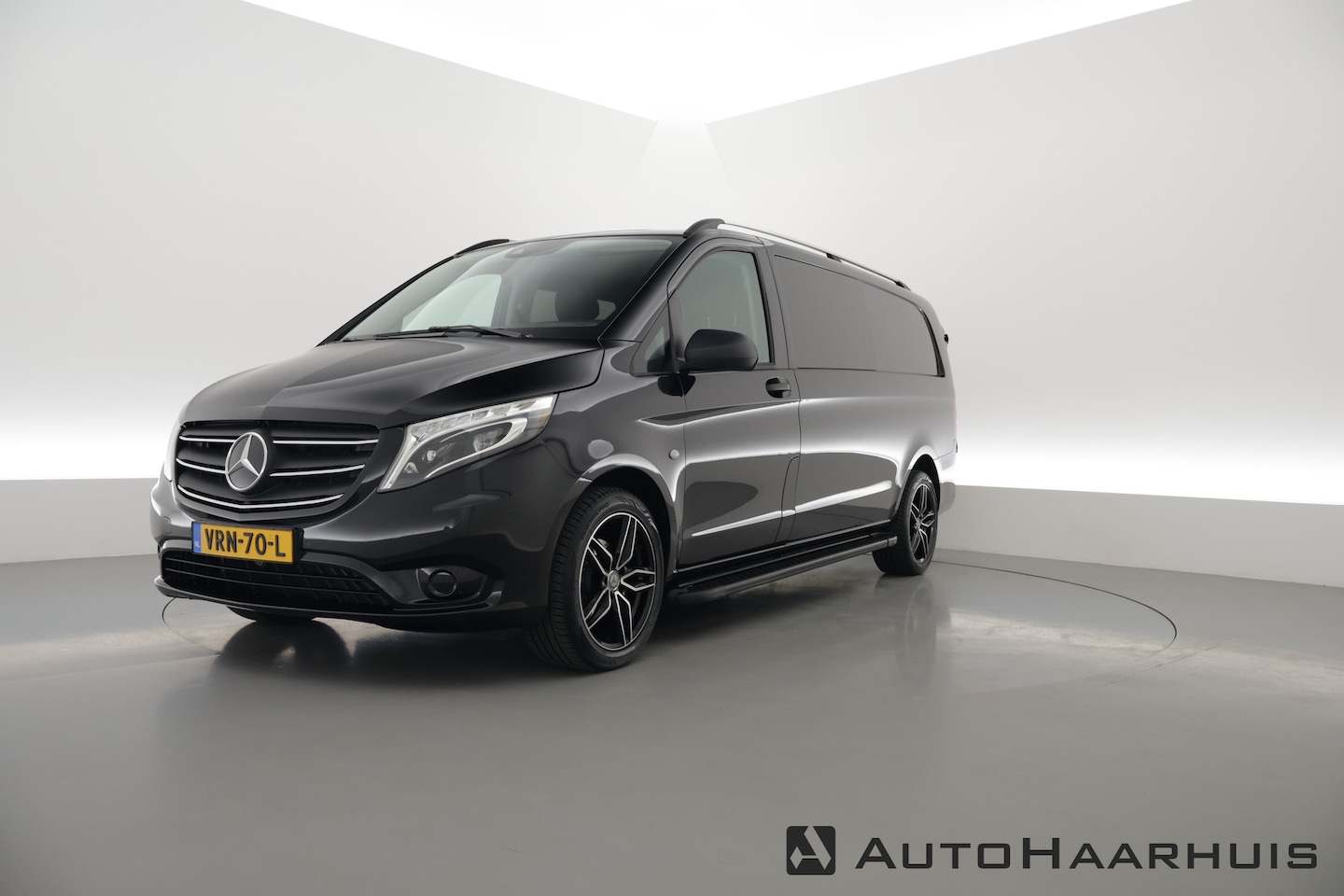 Mercedes-Benz Vito - 116 CDI Extra Lang DC Comfort | Trekhaak | Treeplanken | Camera | CarPlay | Stoelverw. - AutoWereld.nl