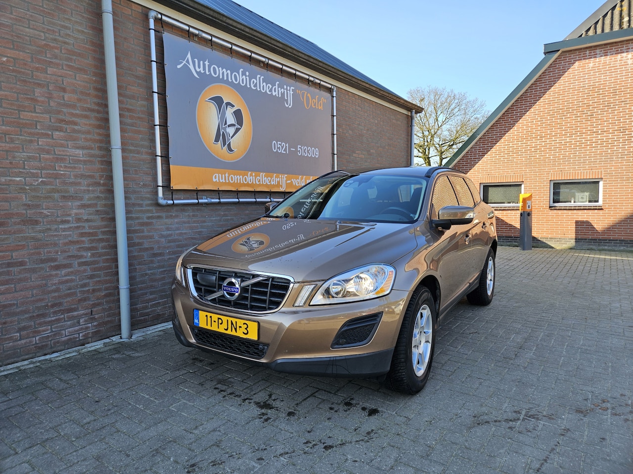 Volvo XC60 - 2.0T Kinetic - AutoWereld.nl