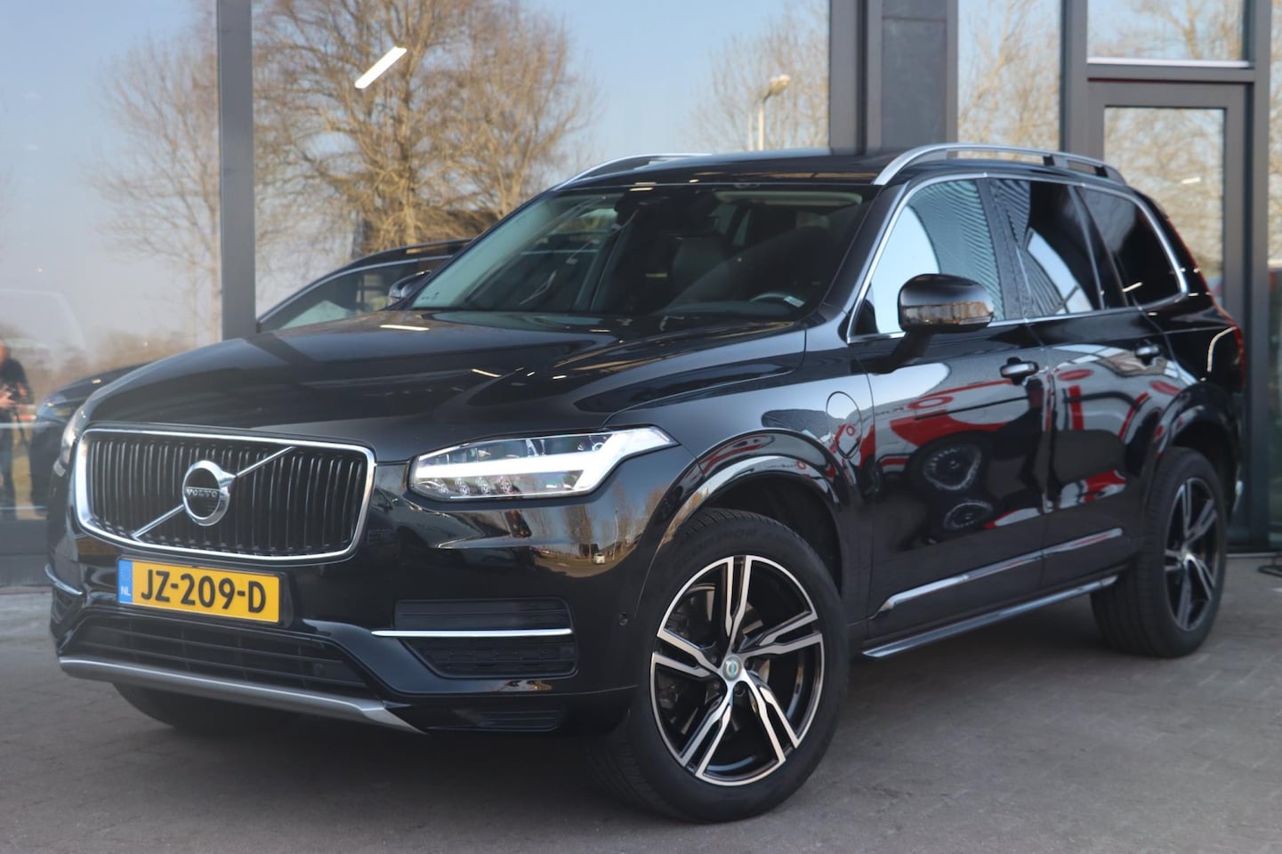 Volvo XC90 - 2.0 T8 Twin Engine AWD Momentum 7p | Leder | Schuifdak - AutoWereld.nl