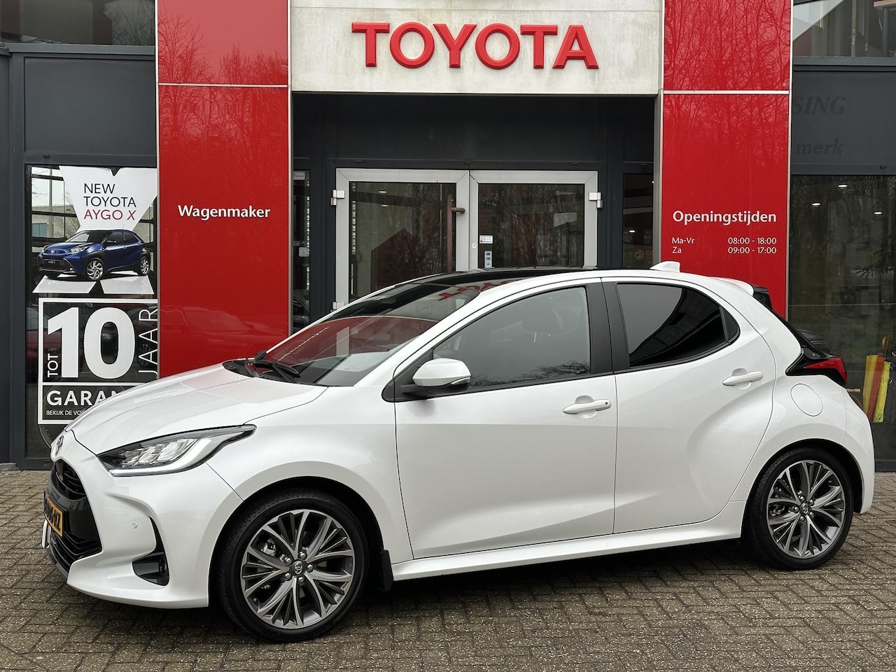 Toyota Yaris - 1.5 Hybrid 130 Executive PREMIUM PACK APPLE/ANDROID CARPLAY 17'' LM GETINT GLAS NL AUTO - AutoWereld.nl