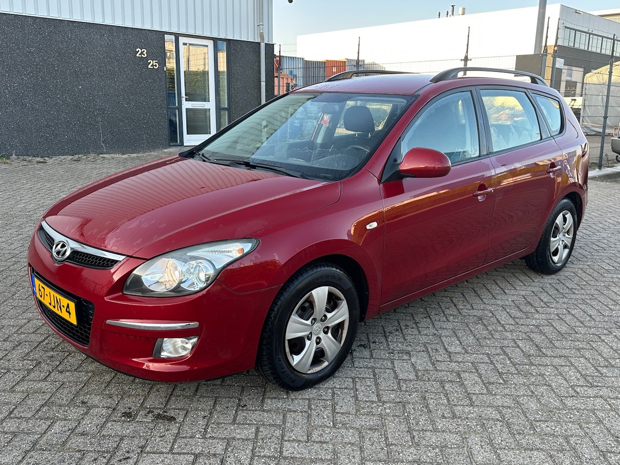 Hyundai i30 CW - 1.6 CRDi Dynamic 2009 AUTOMAAT NAVI - AutoWereld.nl