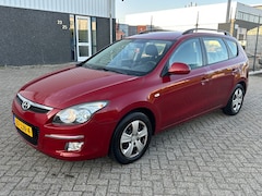 Hyundai i30 CW - 1.6 CRDi Dynamic 2009 AUTOMAAT NAVI