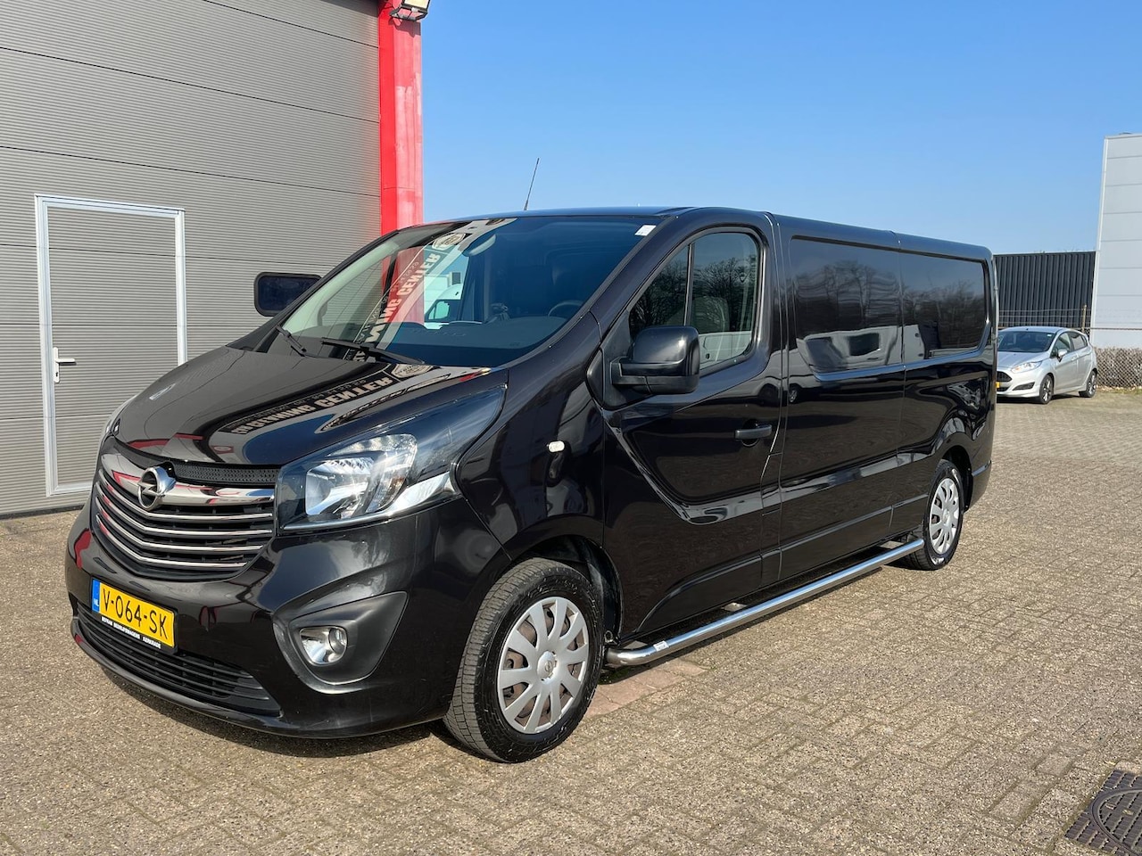 Opel Vivaro - 1.6 CDTI L2H1 Sport AC/ Camera/ Cruise/ Trekhaak/ PDC - AutoWereld.nl