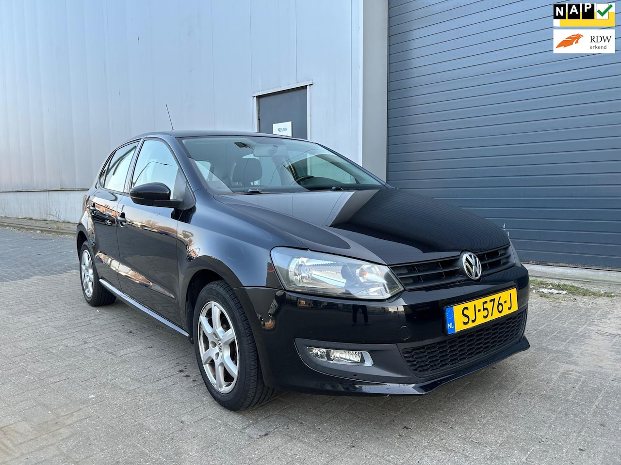 Volkswagen Polo - 1.4i 16V Trendline AIRCO 5DRS 2010 - AutoWereld.nl