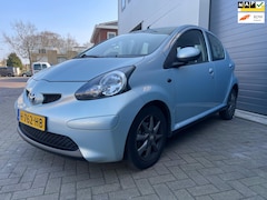 Toyota Aygo - 1.0-12V/Camera/Navi/Airco/Bluetooth/Aux/Goed onderhouden/Mooie auto