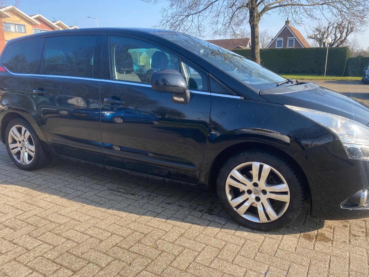 Peugeot 5008 - 2.0 HDiF Blue Lease Executive 7p. 2.0 HDiF Blue Lease Executive 7p. - AutoWereld.nl