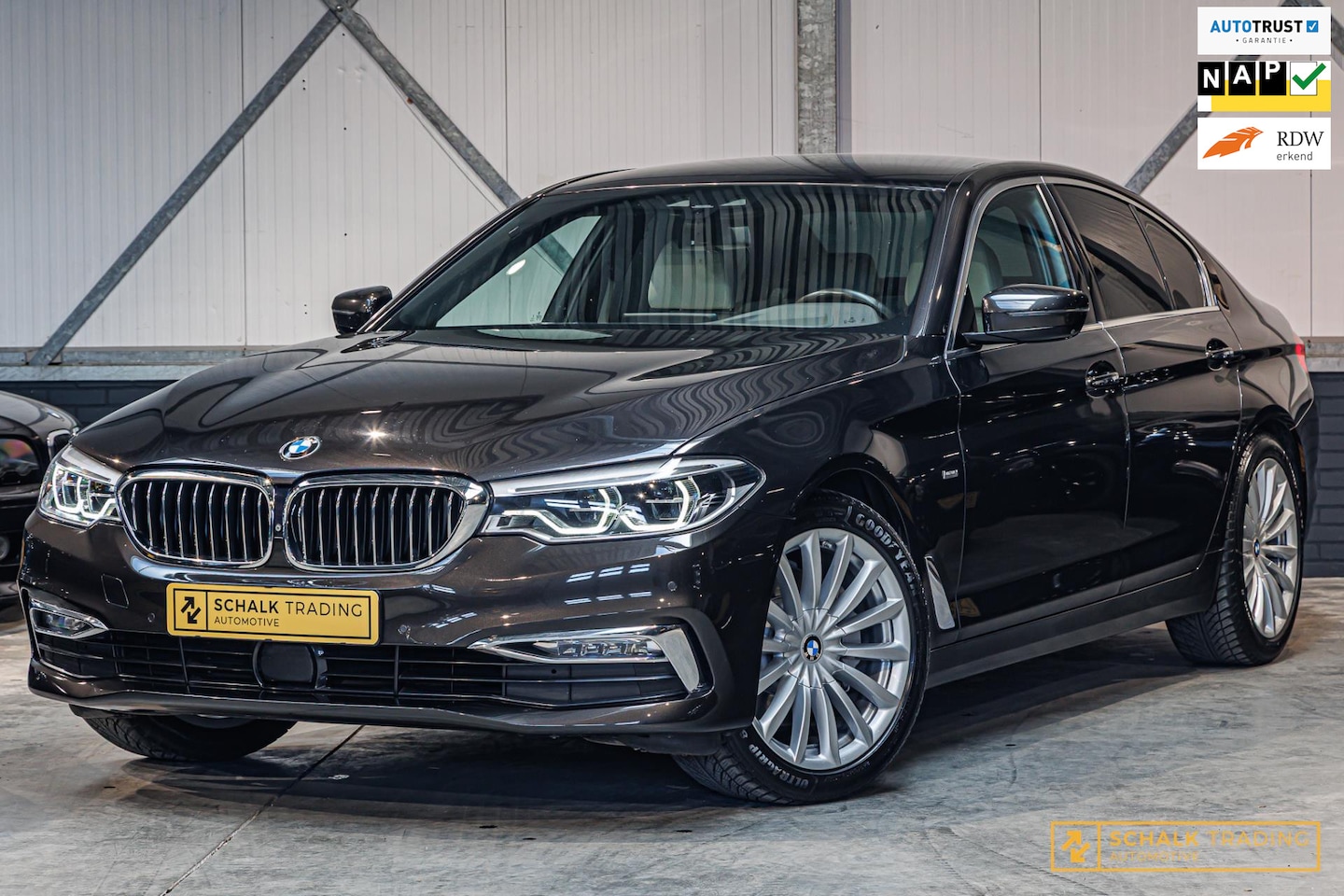 BMW 5-serie - 530i H&K|NAP|360Cam|Comfort stoel|HUD|Trekhaak - AutoWereld.nl