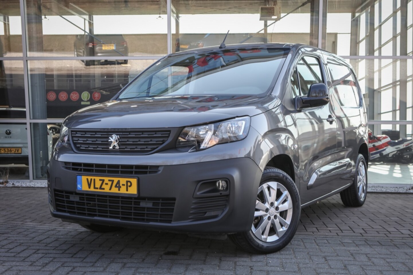 Peugeot Partner - 1.5 BlueHDI Asphalt 1.5 BlueHDI Asphalt - AutoWereld.nl