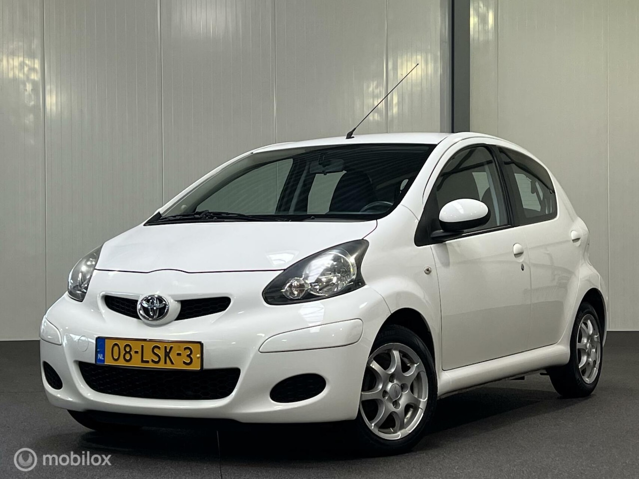 Toyota Aygo - 1.0-12V Comfort AUTOMAAT 5-drs [ NAP nieuwe APK airco ] - AutoWereld.nl