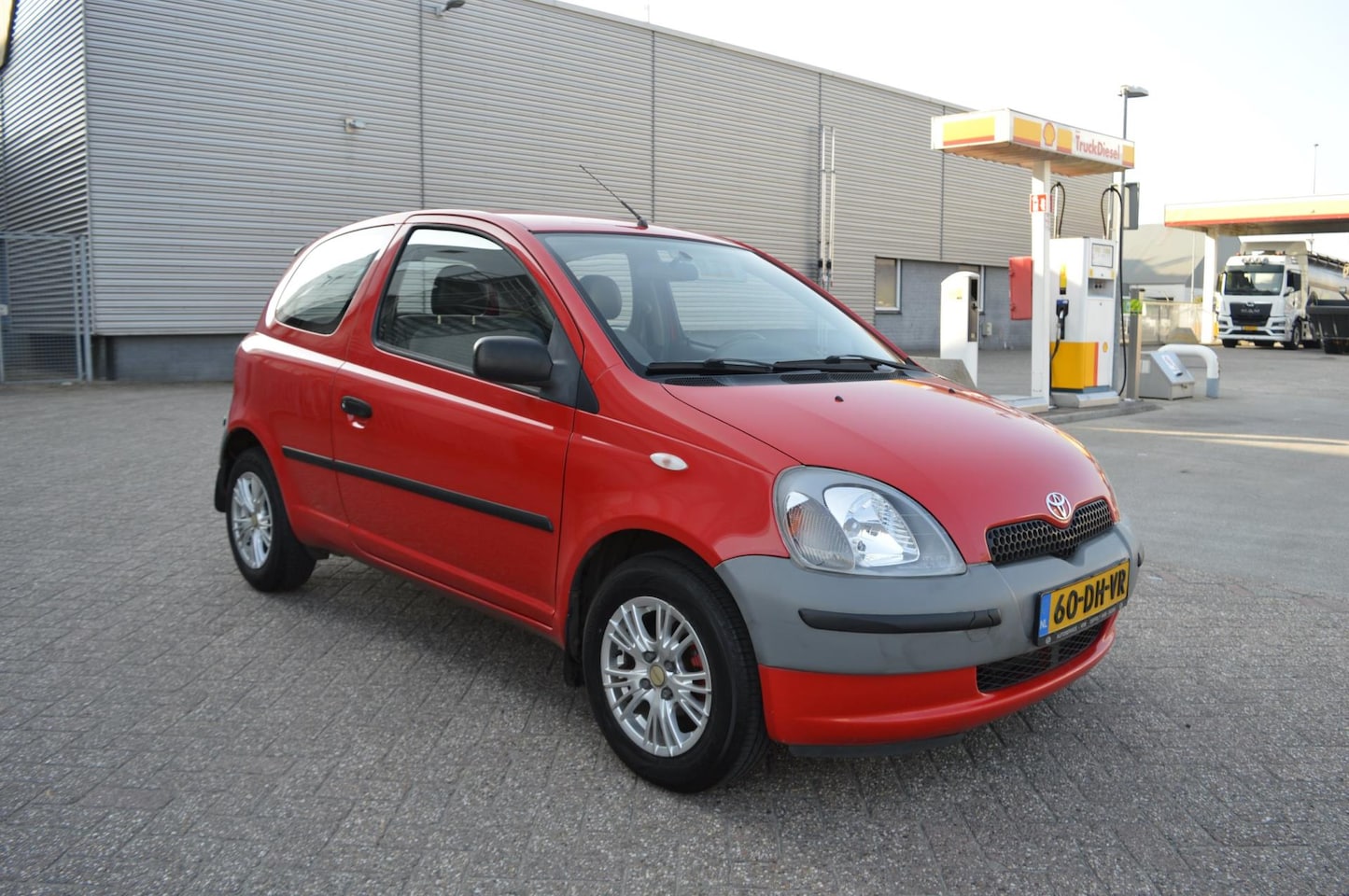 Toyota Yaris - 1.0-16V VVT-i bj99 3 deurs leuk autotje - AutoWereld.nl