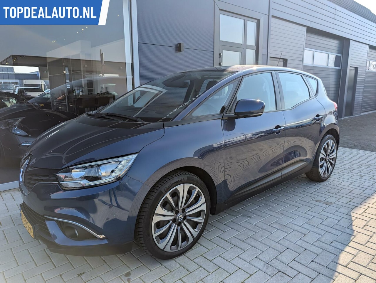 Renault Scénic - 1.2 TCe Life/Cruise/Nav/Trekhaak/Lage kmstand - AutoWereld.nl