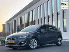 Opel Astra - 1.4 Turbo 140 pk Automaat Sport +, 1/2 lederen sportinterieur, navigatie, cruise control