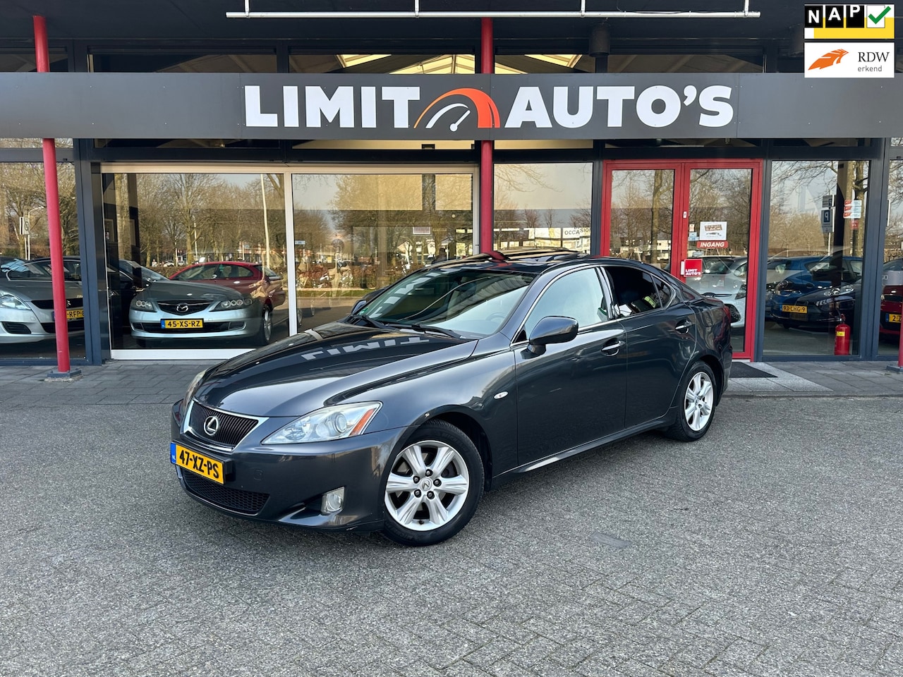 Lexus IS - 250 Business Luxury Airco/Aut/Keyless/Camera/Navi/Leder/Cruise/Schuifdak/Nap - AutoWereld.nl