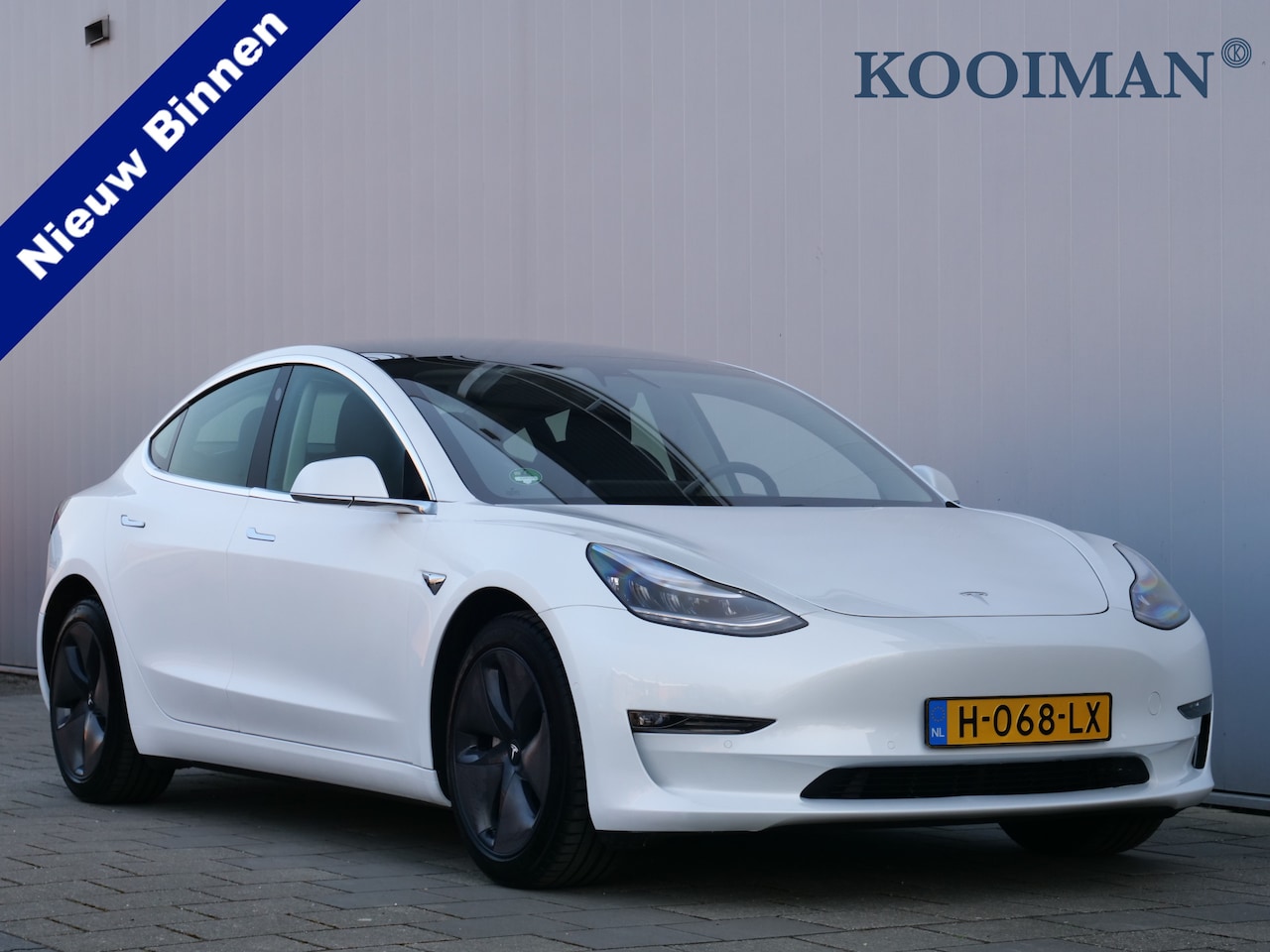 Tesla Model 3 - Long Range RWD Long Range AWD 75 kWh 351pk Automaat Autopilot / Leder / Navigatie - AutoWereld.nl