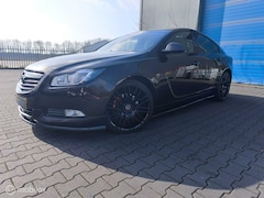 Opel Insignia - 2.0 T / OPC Line / Carbon / Schuifdak / 220 PK / 20’’ / BOMVOL /