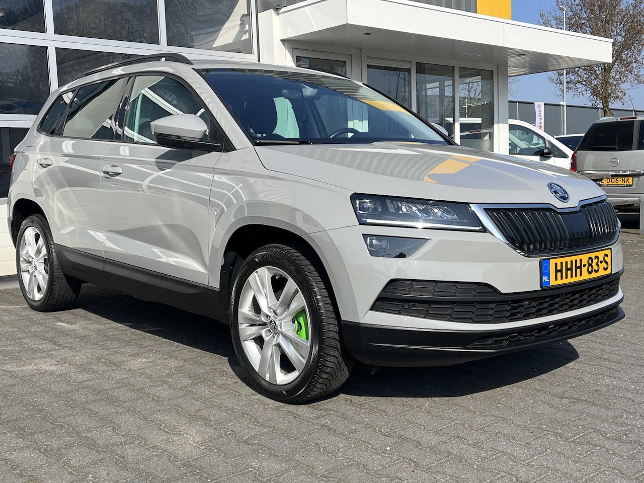 Skoda Karoq - 1.5 TSI DSG Automaat Style Business ACC Trekhaak wegklapbaar Stoel+ stuurverwarming - AutoWereld.nl