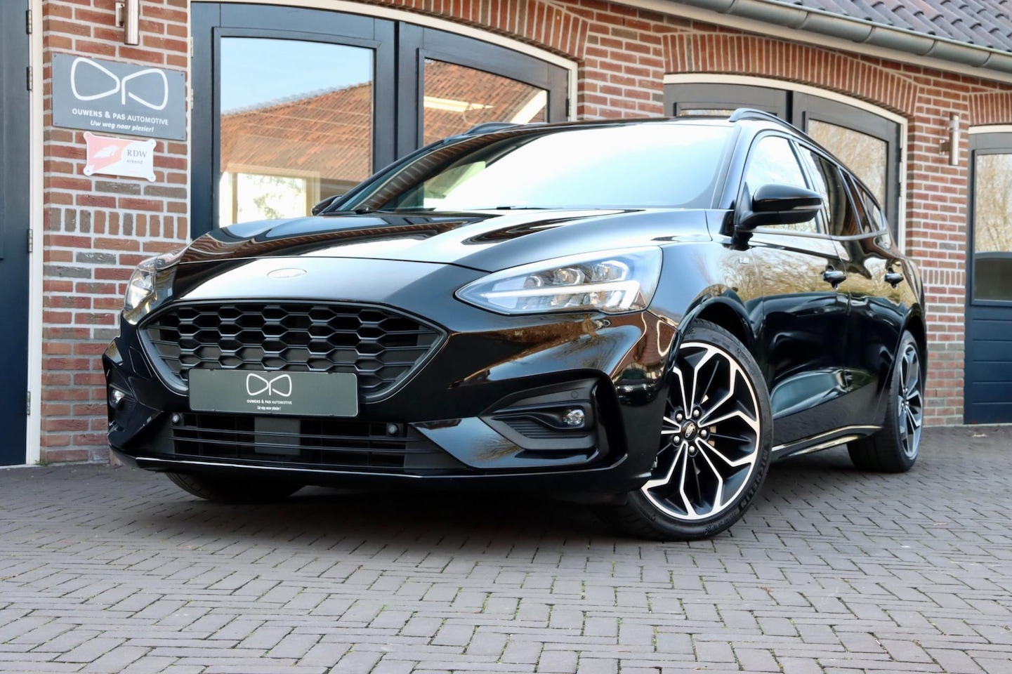 Ford Focus Wagon - 1.0 EcoBoost ST Line Business | AUTOMAAT | NAVIGATIE | LED | CARPLAY | STOELVERW. - AutoWereld.nl