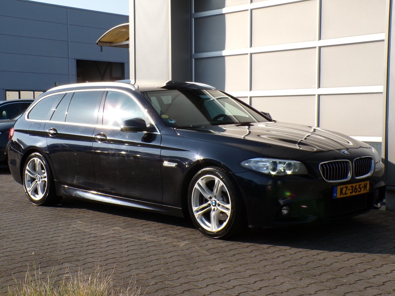 BMW 5-serie Touring - 518d M Sport Edition Panodak/Stoelverw/Navi/M-Pakket!! - AutoWereld.nl