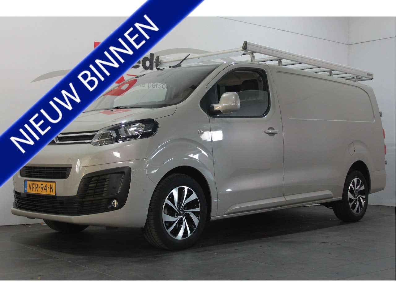 Citroën Jumpy - 2.0 BlueHDI 180 XL Driver - Automaat - Carplay / Camera / Navi / HUD - AutoWereld.nl