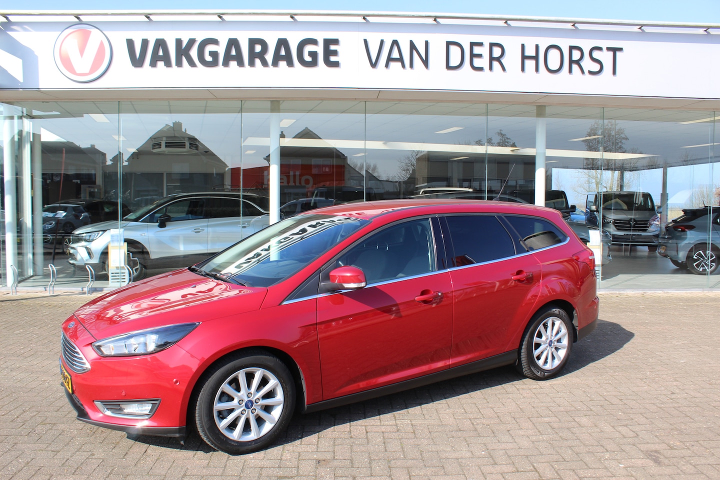 Ford Focus Wagon - 1.0 Titanium Edition 1.0 Titanium Edition , 125pk Climate control , Navigatie , Cruise control , LED dagrijverl - AutoWereld.nl