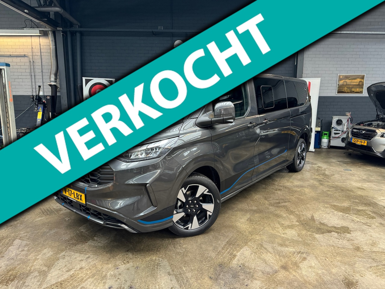 Ford Transit Custom - 320 2.0 TDCI L2H1 Sport DC 320 2.0 TDCI L2H1 Sport DC 170pk,BPM VRIJ,360Camera,ACC,Blis,Lane Asist,Stuur+Stoel verw,C - AutoWereld.nl