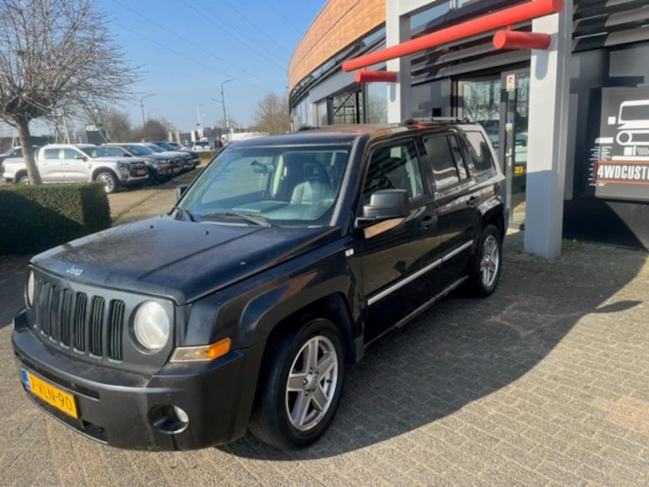 Jeep Patriot - CRD DIESEL MANUEL AIRCO CRUISE LEATHER EXPORT PRICE € 2.499 EXCL ENGINE  GEARBOX GOOD COND - AutoWereld.nl