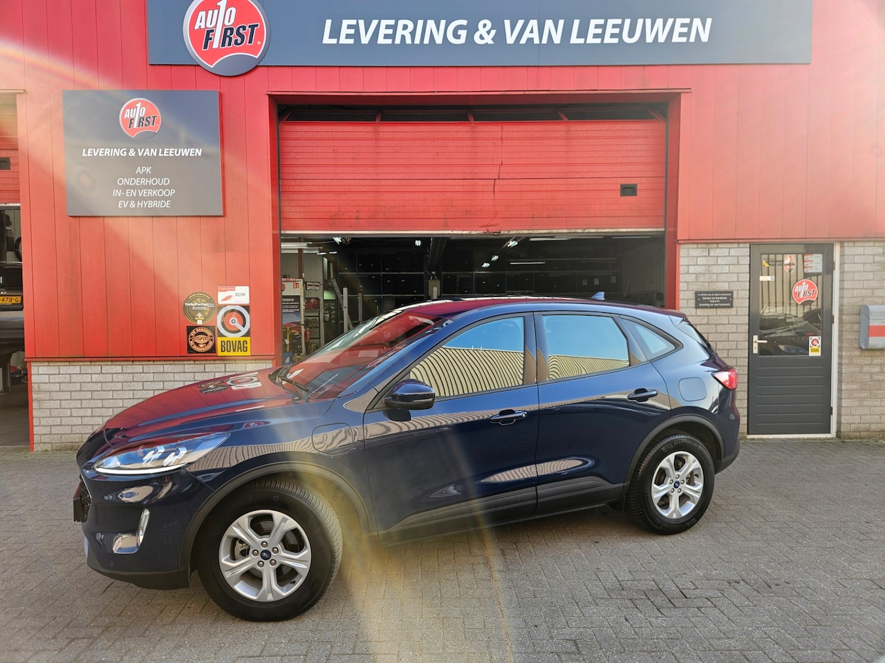 Ford Kuga - 2.5 PHEV Cool & Connect Stoel en stuur verwarming/ Parkeersensoren V+A/ Rijklaarprijs! - AutoWereld.nl