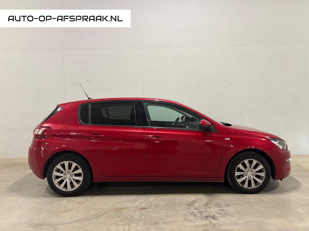 Peugeot 308 - 1.2 PureTech Style 5drs. Navi Trekhaak - AutoWereld.nl