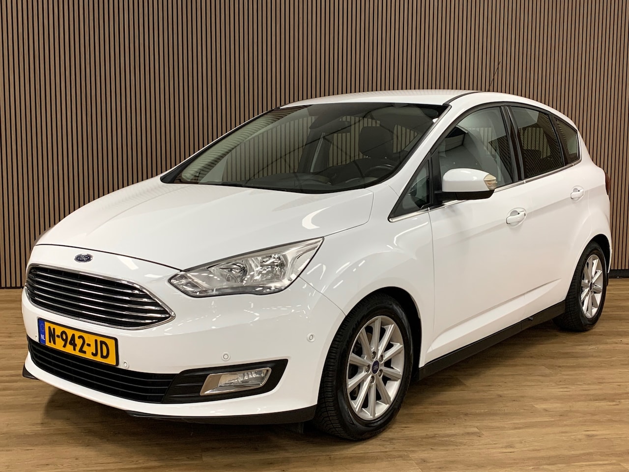 Ford C-Max - 1.0 Titanium|Navigatie|Climate Control|" - AutoWereld.nl