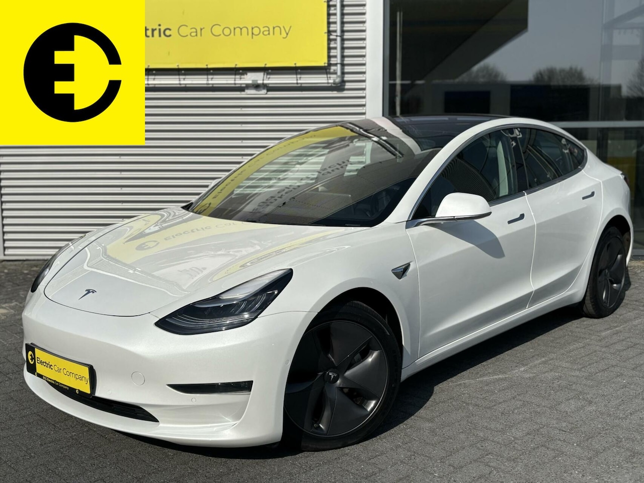 Tesla Model 3 - Long Range RWD Long Range AWD 75 kWh | Pano | Autopilot - AutoWereld.nl