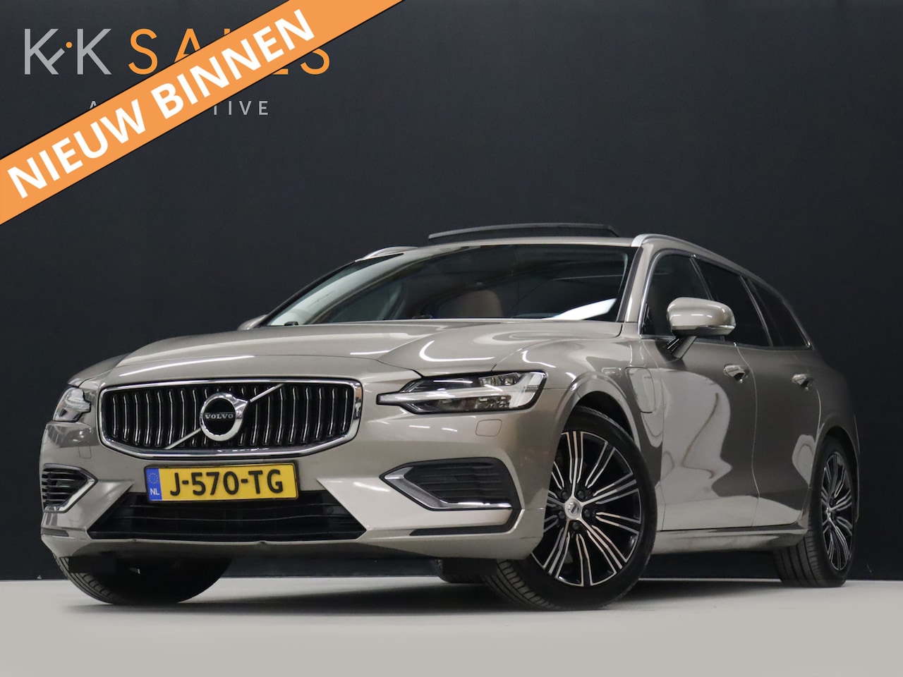 Volvo V60 - 2.0 T6 Recharge AWD Business Pro [SCHUIFKANTELDAK, TREKHAAK UITKLAPBAAR, STUURVERWARMING, - AutoWereld.nl