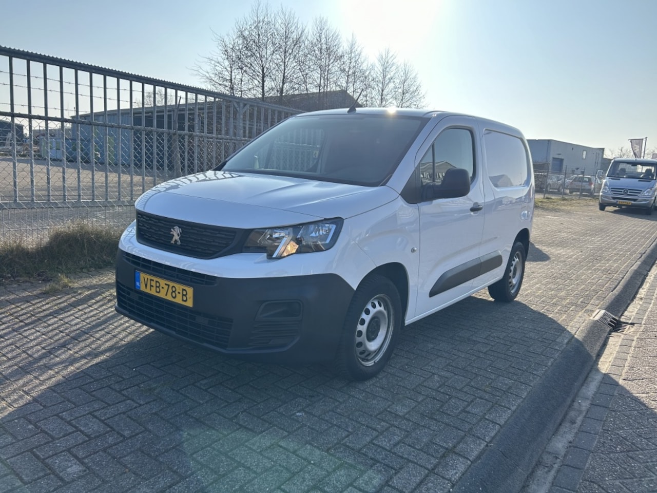 Peugeot Partner - 1.5 BlueHDI Pro / Nieuwstaat / Airco - AutoWereld.nl